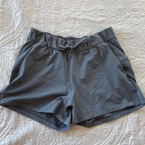 Lululemon On The Fly Shorts Luxtreme Size 6
